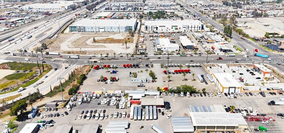 10175 Cherry Ave, Fontana, CA à louer - Photo de l’immeuble – Image 2 sur 3