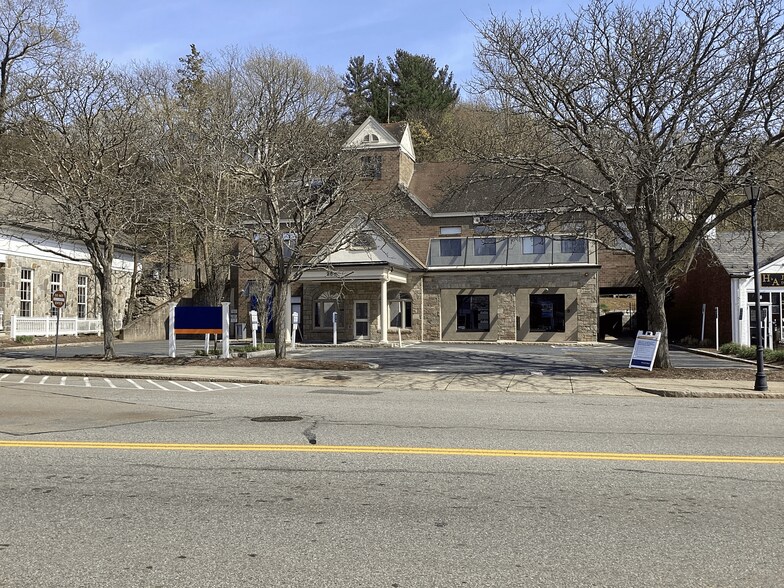 258 Washington St, Wellesley, MA à vendre - Photo de l’immeuble – Image 3 sur 6