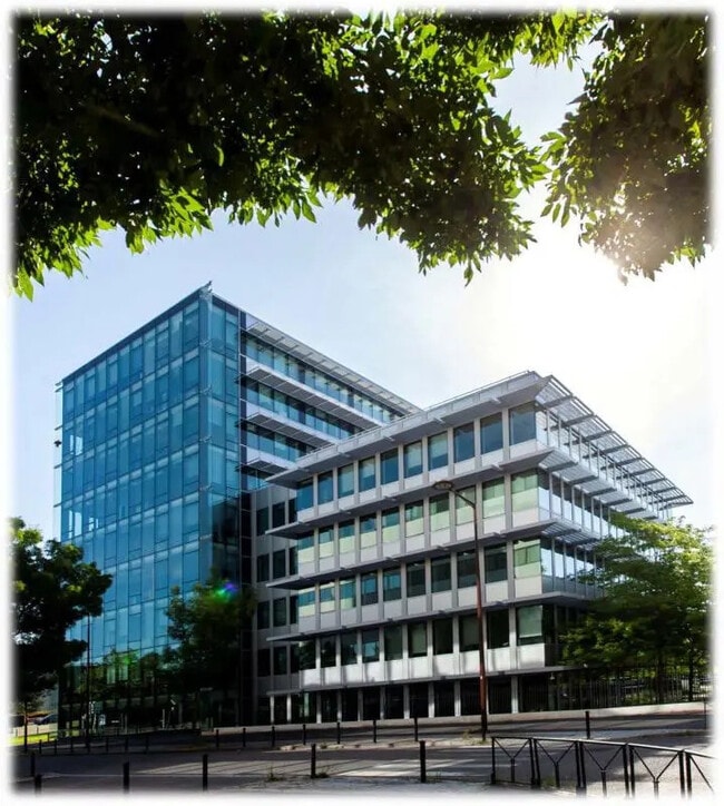 Plus de détails pour 8 Avenue De Lunca, Montigny-le-Bretonneux - Bureau à louer