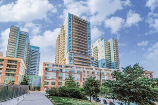 Plus de détails pour 50 Lynn Williams St, Toronto, ON - Local commercial à louer