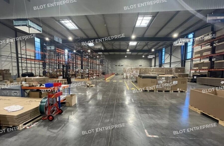 Industriel/Logistique dans Sautron à louer - Photo de l’immeuble – Image 3 sur 6
