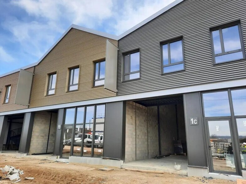 2 Rue Rene Dubos, 95410 Groslay, Groslay à louer - Photo de l’immeuble – Image 2 sur 4