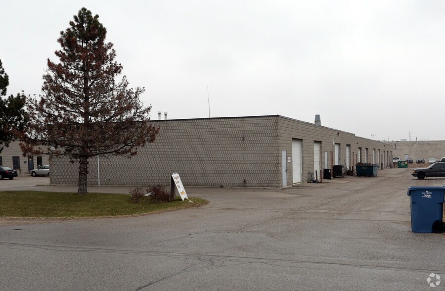 126 Malcolm Rd, Guelph, ON à louer - Photo de l’immeuble – Image 2 sur 4