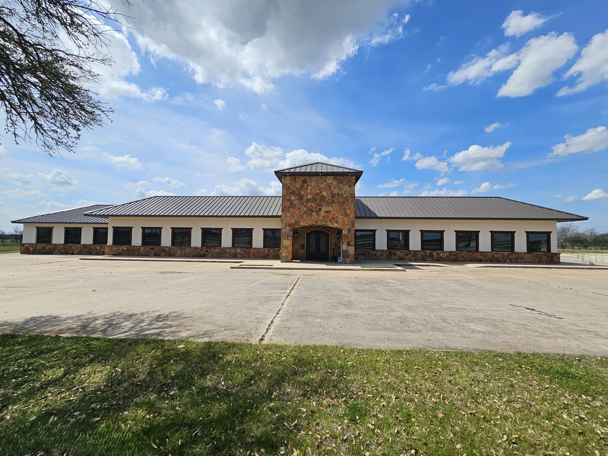 807 N Frontage Rd, Valley View, TX à louer Photo de l’immeuble– Image 1 sur 5