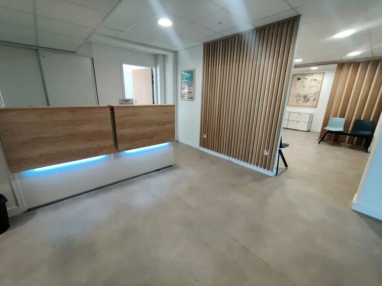 Bureau dans Caen à louer - Photo de l’immeuble – Image 3 sur 5