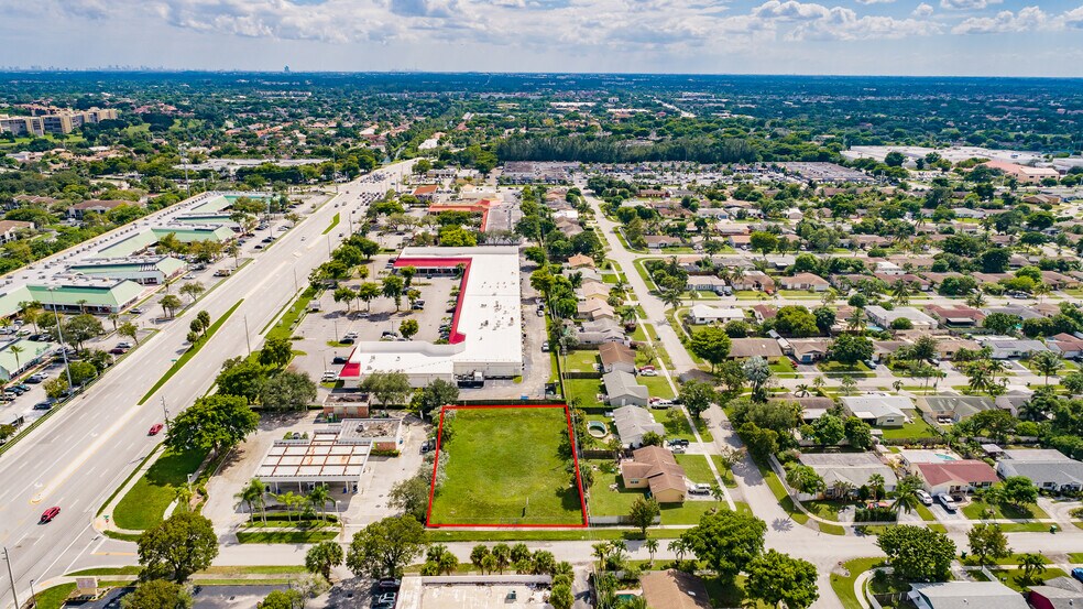 4670 NW 47th St, Tamarac, FL à vendre - Photo de l’immeuble – Image 2 sur 6