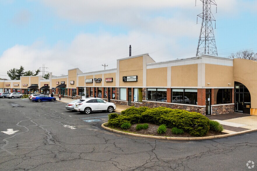 881 Main St, Sayreville, NJ à louer - Photo de l’immeuble – Image 3 sur 16