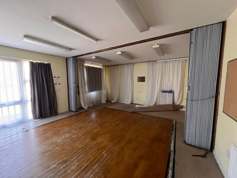 1 Teck Close, Isleworth à vendre - Photo intérieure – Image 3 sur 18