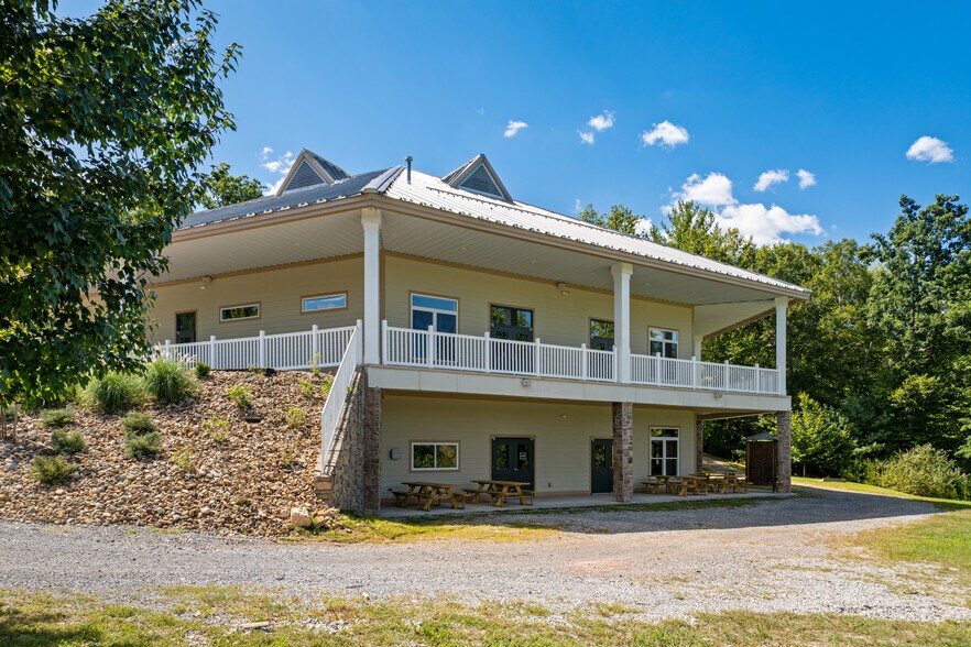 4100 Adventure Base Rd, Radford, VA à vendre - Photo de l’immeuble – Image 3 sur 62