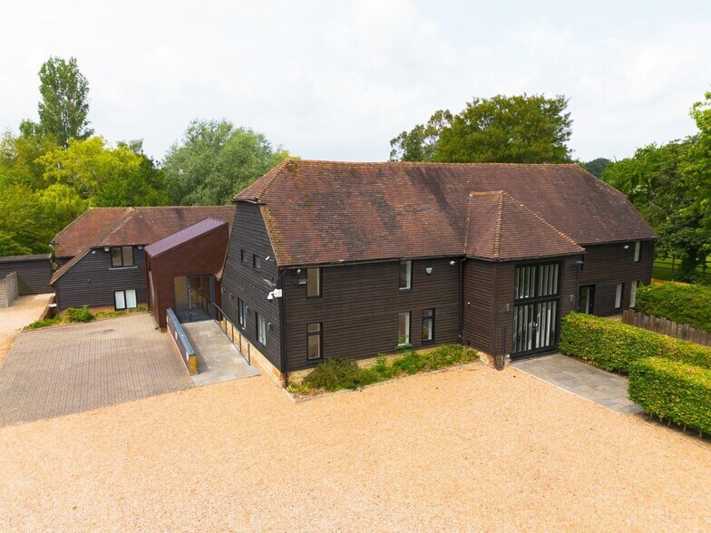 Hythe Rd, Smeeth à louer - Photo de l’immeuble – Image 1 sur 18