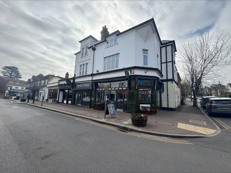 19-21 The Parade, Claygate à vendre - Photo de l’immeuble – Image 2 sur 9