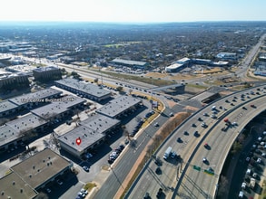 7801 N Lamar Blvd, Austin, TX à louer Photo intérieure– Image 1 sur 14