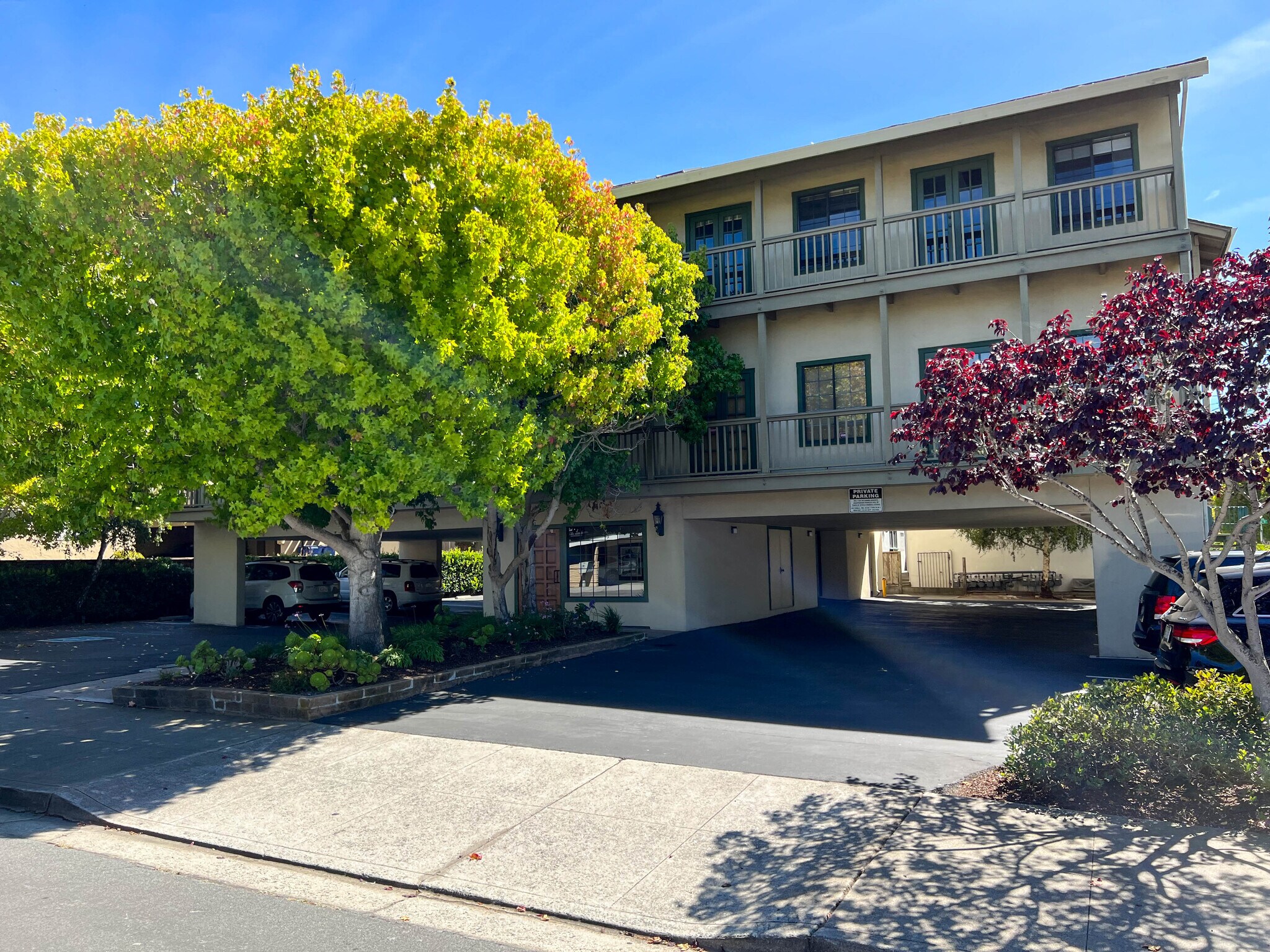 200 Camino Aguajito, Monterey, CA à louer Photo de l’immeuble– Image 1 sur 7