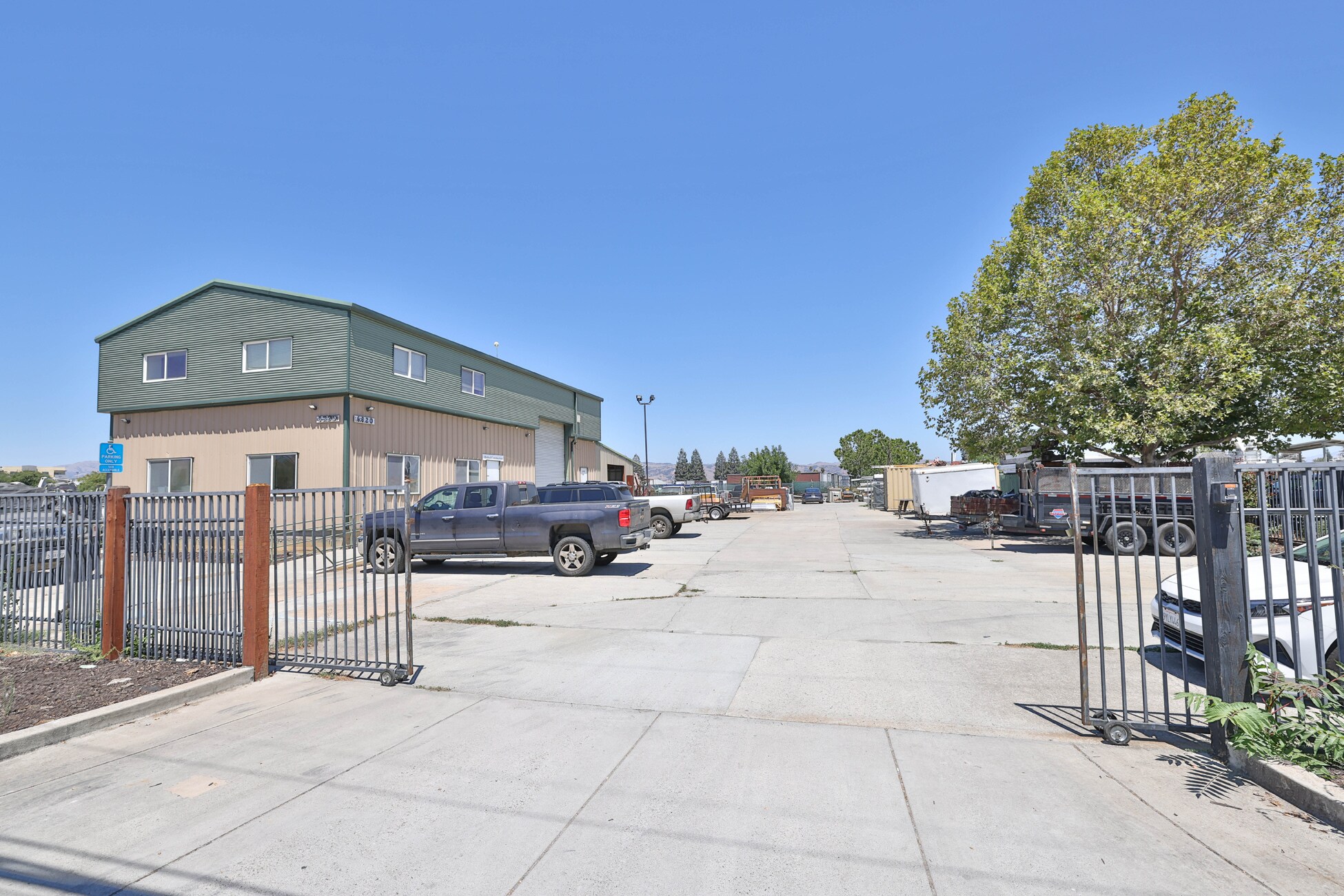 6620 Monterey Rd, Gilroy, CA à vendre Photo de l’immeuble– Image 1 sur 33