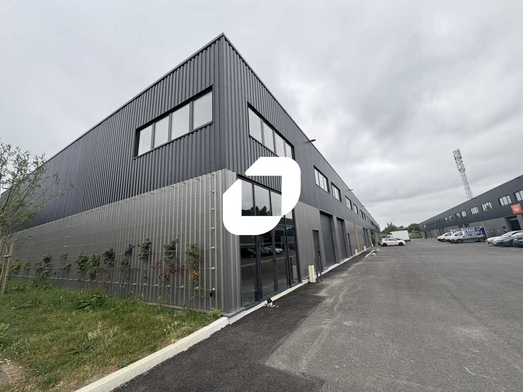 Local d’activités dans Ambarès-et-Lagrave à louer Photo de l’immeuble– Image 1 sur 10