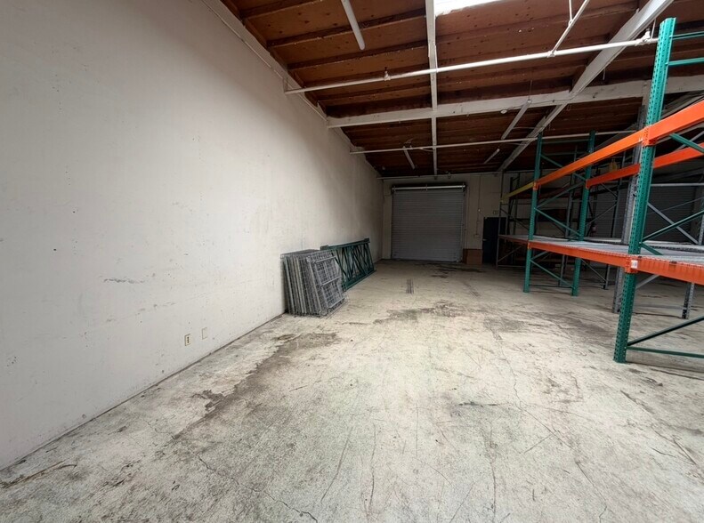 1914 W Mission Rd, Escondido, CA à louer - Photo de l’immeuble – Image 2 sur 7