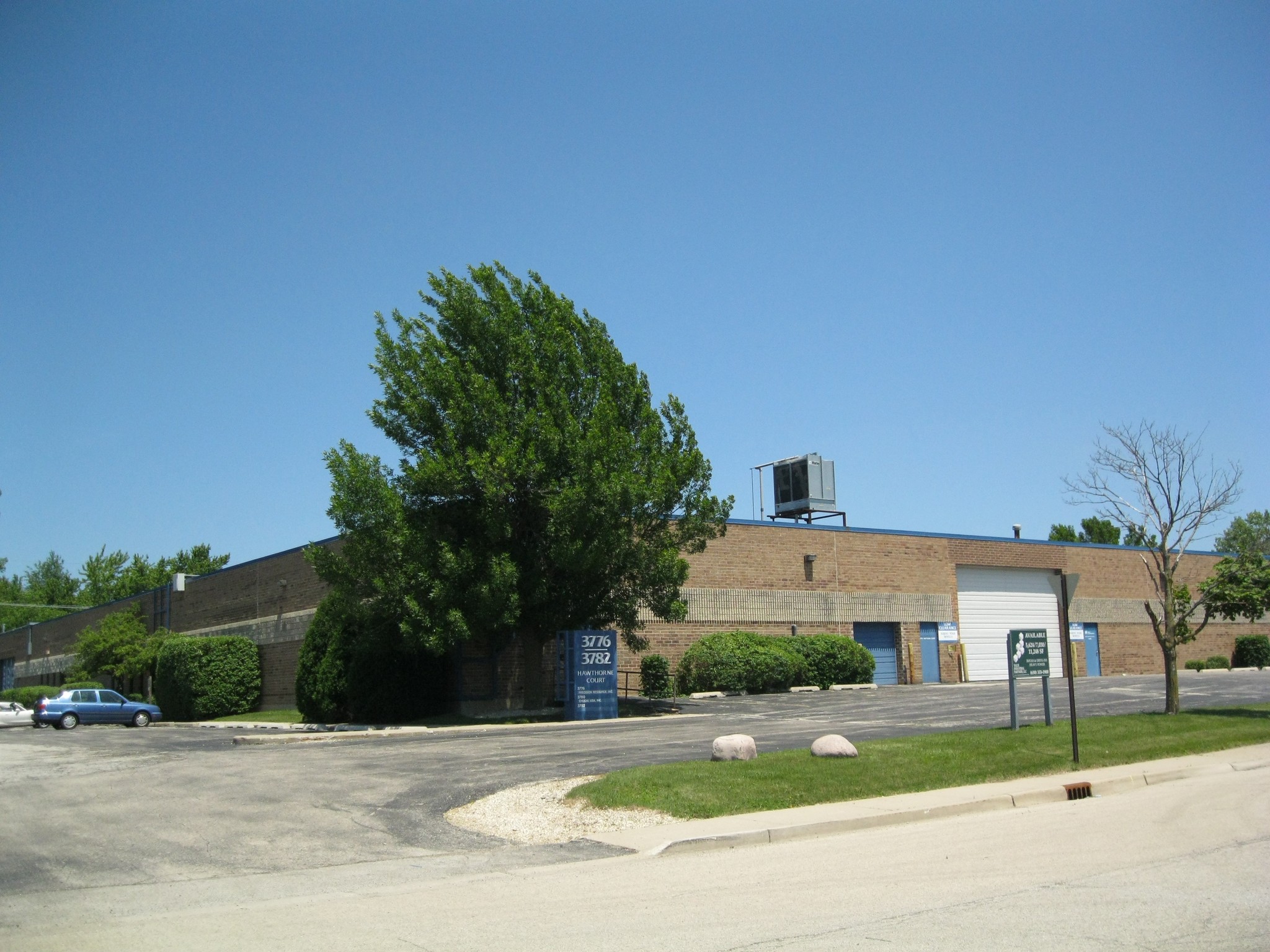 3776-3790 Hawthorne Ct, Waukegan, IL à louer Photo de l’immeuble– Image 1 sur 5