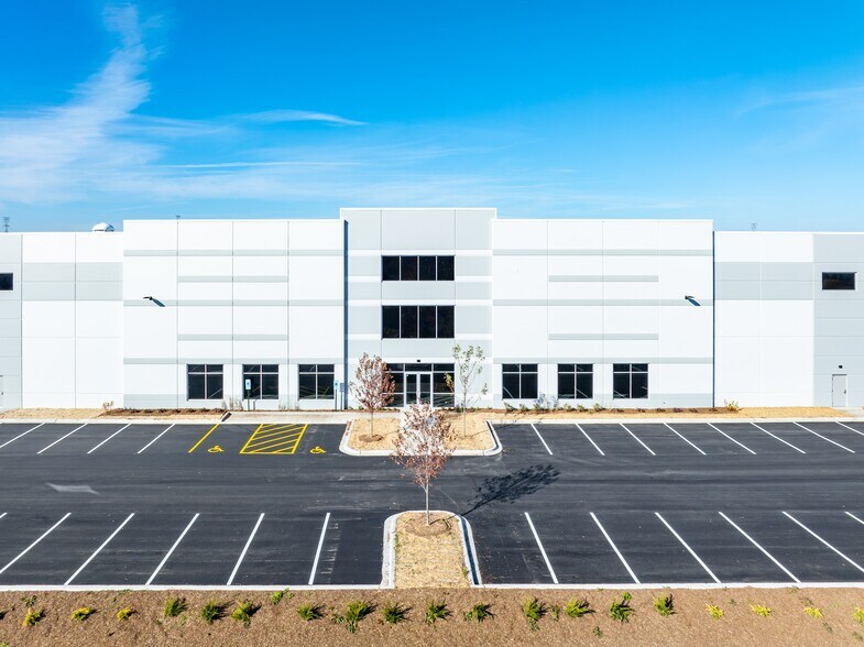 1850 N US 45, Libertyville, IL à louer - Photo de l’immeuble – Image 3 sur 7
