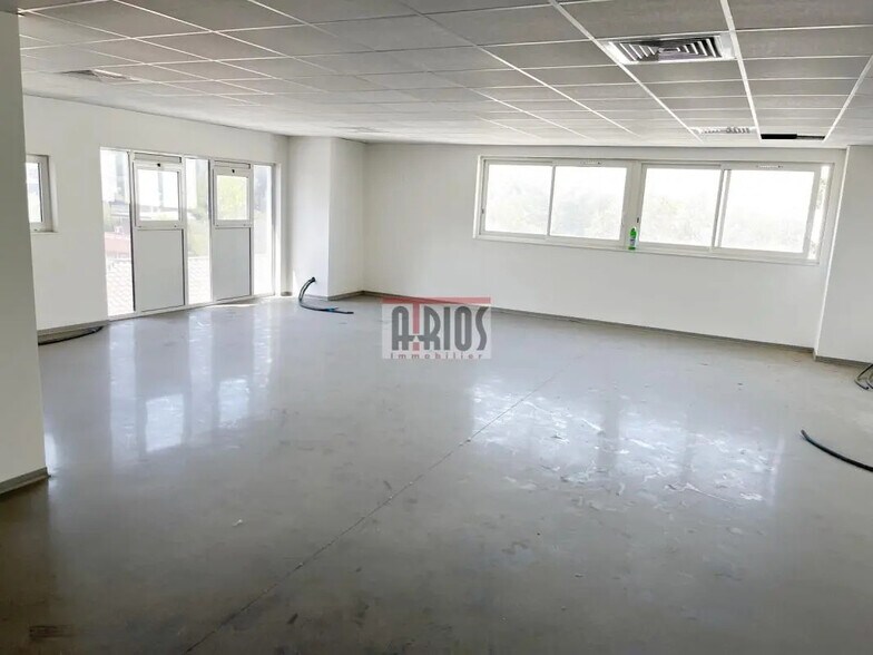 814 Avenue De Bruxelles, La Seyne-sur-Mer à louer - Photo de l’immeuble – Image 3 sur 4
