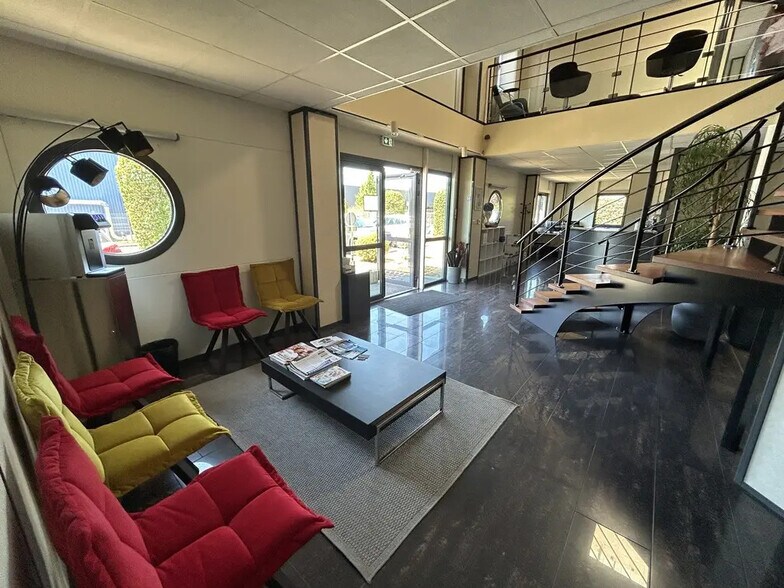 Bureau dans Les Sorinières à louer - Hall d’entrée – Image 2 sur 5