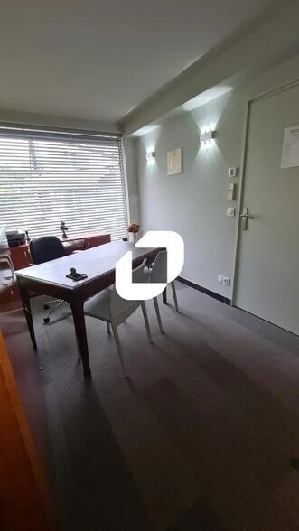 Bureau dans Saint-Ismier à louer - Photo de l’immeuble – Image 3 sur 6