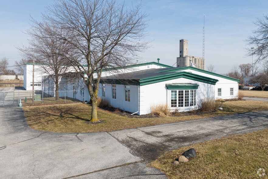 5056 Angola Rd, Toledo, OH à louer - Photo de l’immeuble – Image 1 sur 18