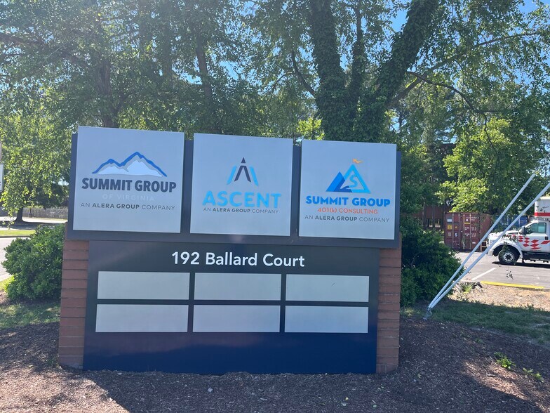 192 ballard Ct, Virginia Beach, VA à louer - Photo de l’immeuble – Image 2 sur 4