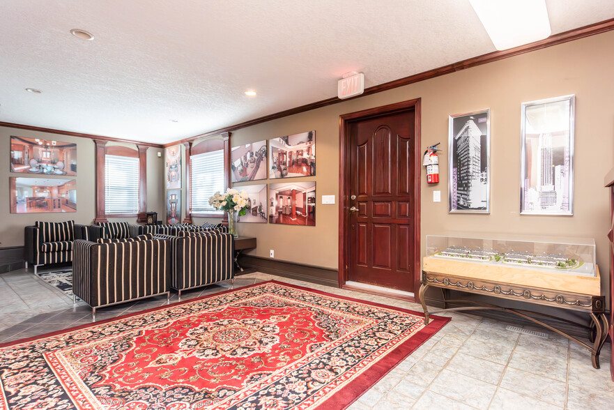 1912 26A St SW, Calgary, AB à vendre - Hall d’entrée – Image 2 sur 18