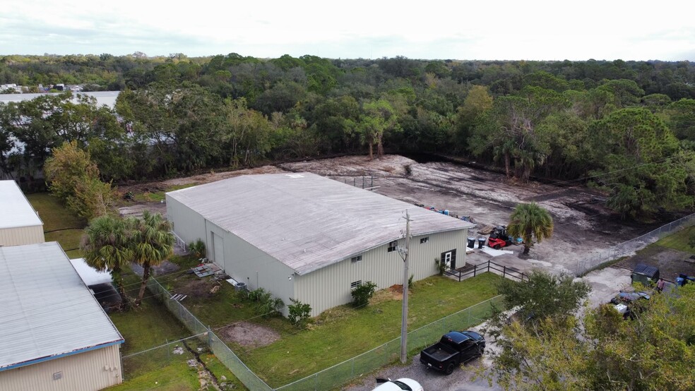 3300 Lillian Blvd, Titusville, FL à vendre - Photo de l’immeuble – Image 2 sur 16