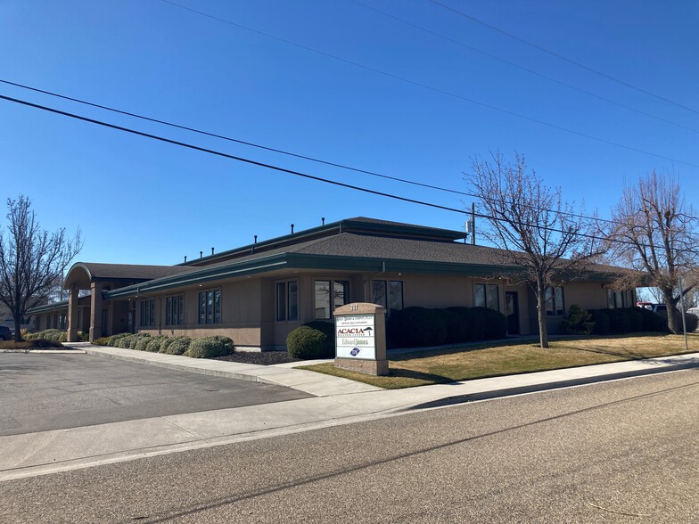 217 W Georgia Ave, Nampa, ID à louer - Photo de l’immeuble – Image 2 sur 3