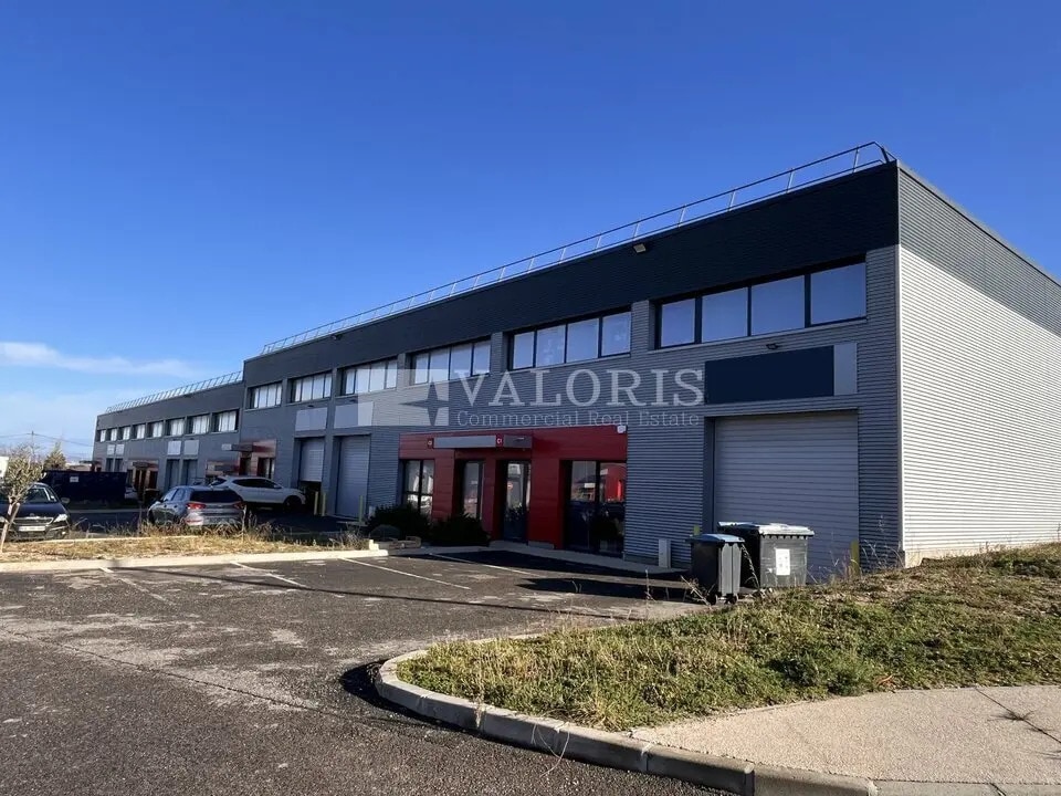 Industriel/Logistique dans Gignac-la-Nerthe à louer Photo de l’immeuble– Image 1 sur 10