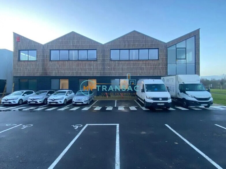 Local d'activités dans Serris à vendre - Photo de l’immeuble – Image 1 sur 15