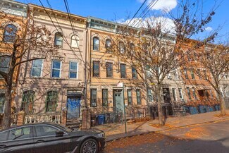Plus de détails pour 319 Menahan St, Brooklyn, NY - Logement à vendre