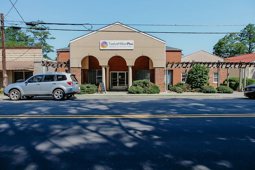 670 SW Broad St, Southern Pines, NC à louer - Photo de l’immeuble – Image 2 sur 22