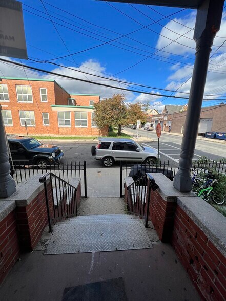 47 N Bleeker St, Mount Vernon, NY à vendre - Photo de l’immeuble – Image 3 sur 23