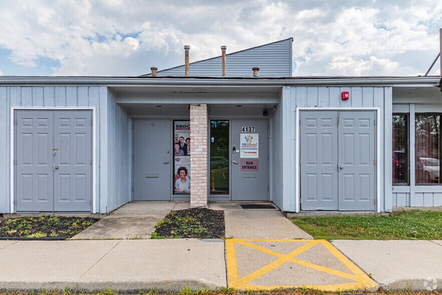 4125-4147 Sauk Trl, Richton Park, IL à louer - Photo de l’immeuble – Image 3 sur 4