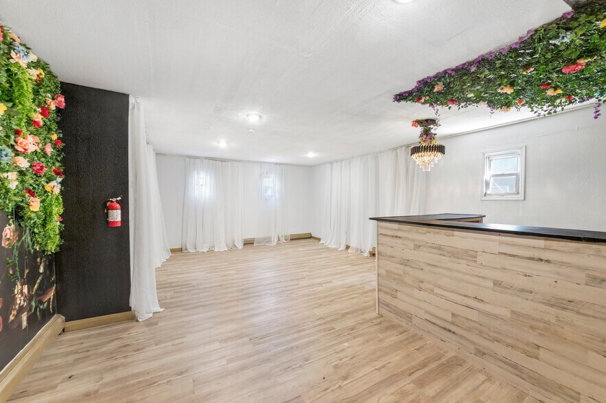 951-953 Clinton Ave, Irvington, NJ à louer - Photo de l’immeuble – Image 1 sur 19