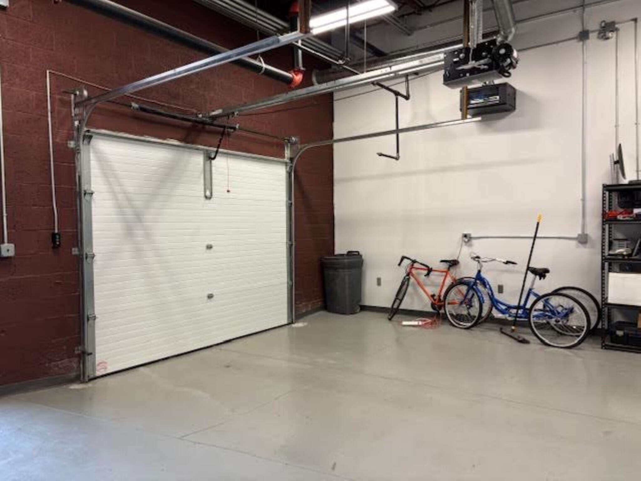 330-332 E Lincoln Ave, Royal Oak, MI à louer Photo intérieure– Image 1 sur 2