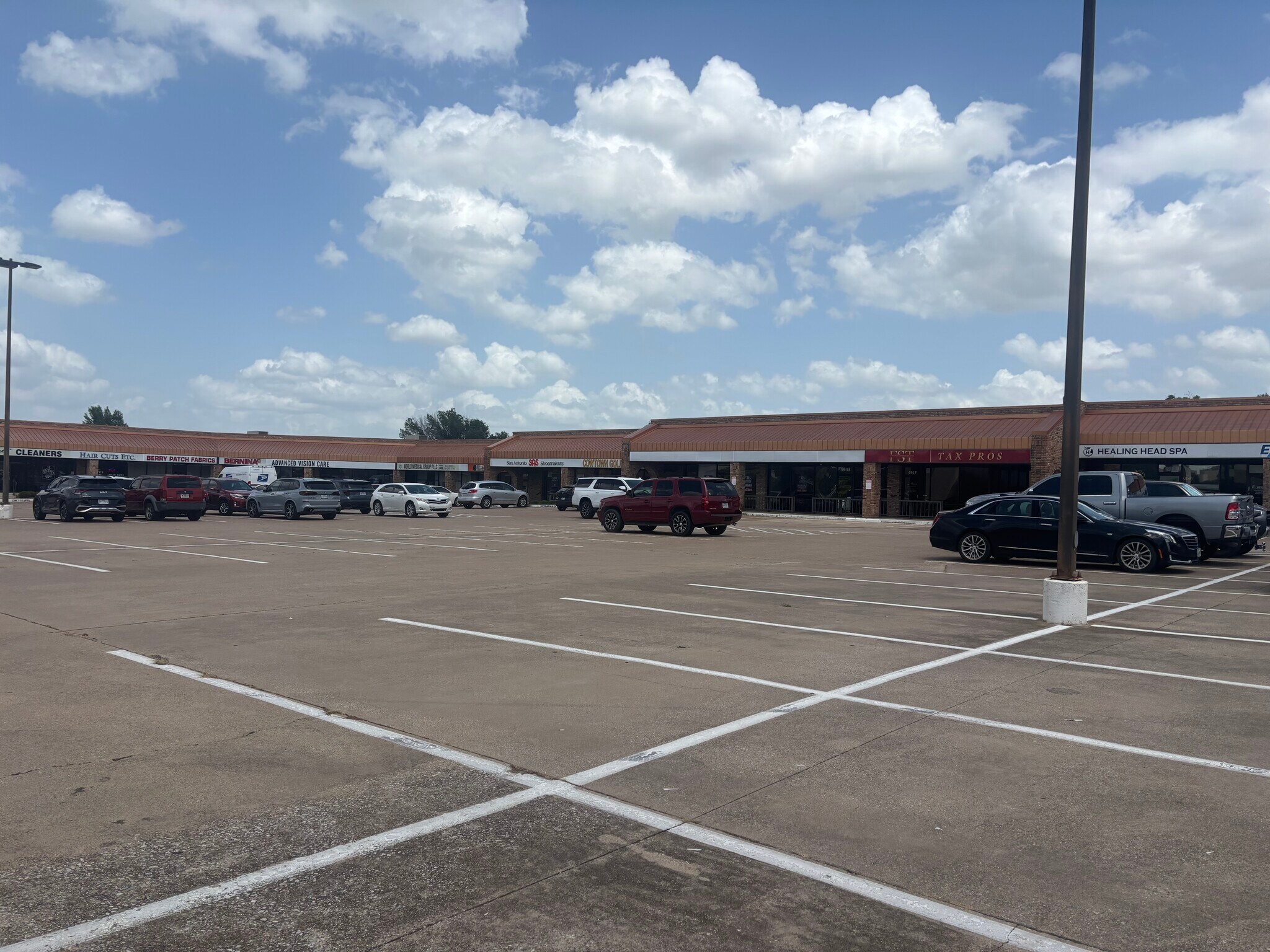 4901-4999 S Hulen St, Fort Worth, TX à louer Photo de l’immeuble– Image 1 sur 8