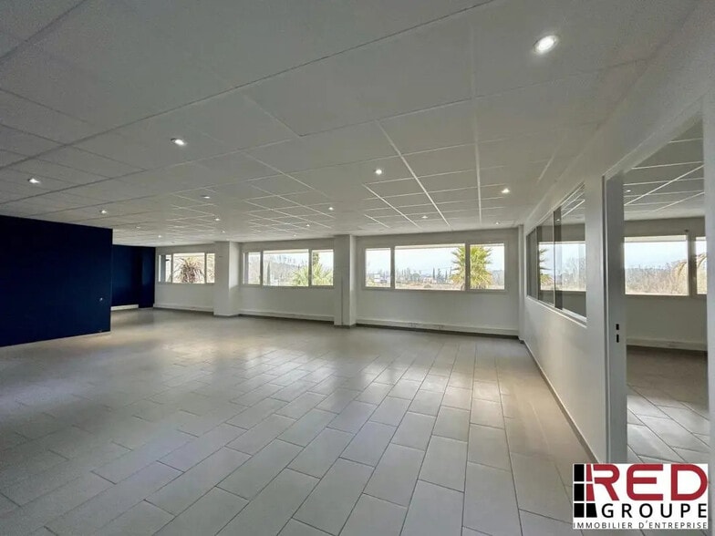 Bureau dans Éguilles à louer - Photo de l’immeuble – Image 1 sur 7