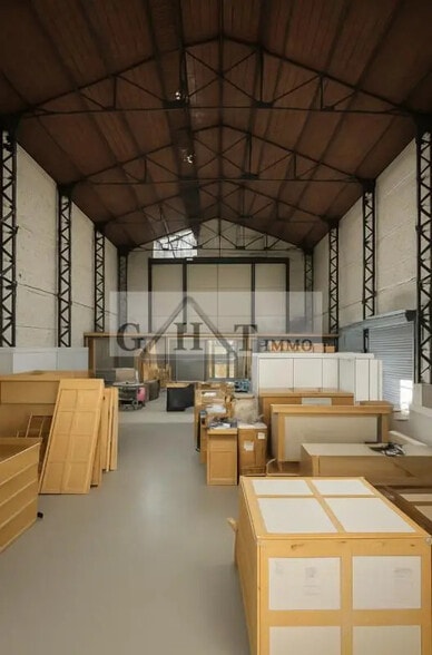 Industriel/Logistique dans Ivry-sur-Seine à vendre - Photo de l’immeuble – Image 1 sur 7