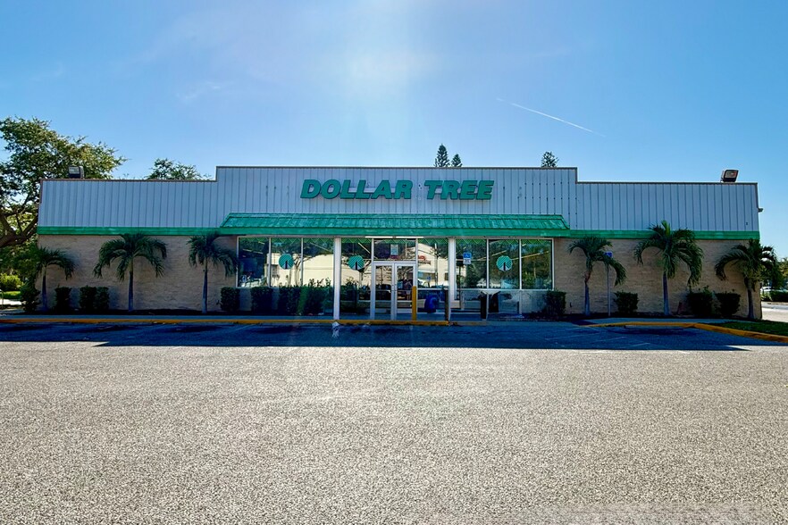 3708 N Tamiami Trl, Sarasota, FL à louer - Photo de l’immeuble – Image 2 sur 6