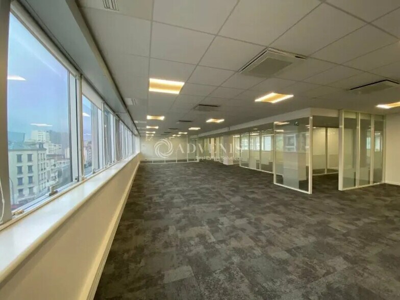 Bureau dans Issy-les-Moulineaux à louer - Photo de l’immeuble – Image 3 sur 9