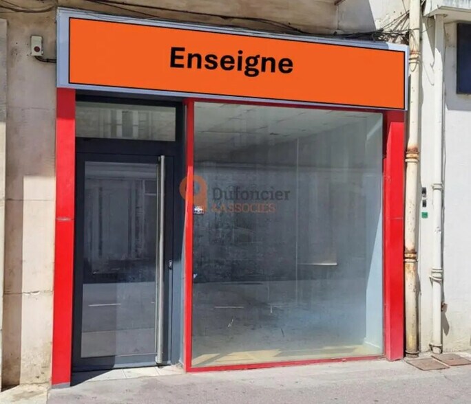 Local commercial dans Poitiers à louer - Photo de l’immeuble – Image 1 sur 4