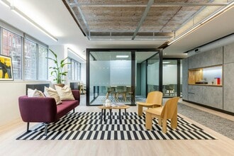 10-16 Elm St, Londres à louer Photo de l’immeuble– Image 2 sur 12