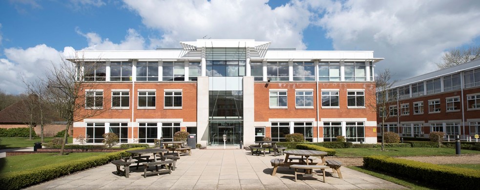 1 Gerrards Cross, Gerrards Cross à louer - Photo principale – Image 1 sur 3