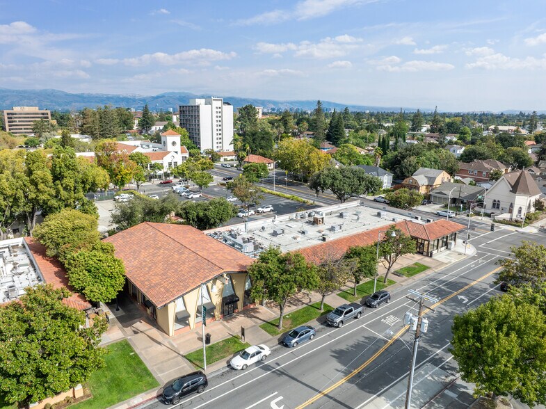951 Monroe St, Santa Clara, CA à vendre - Photo de l’immeuble – Image 2 sur 16