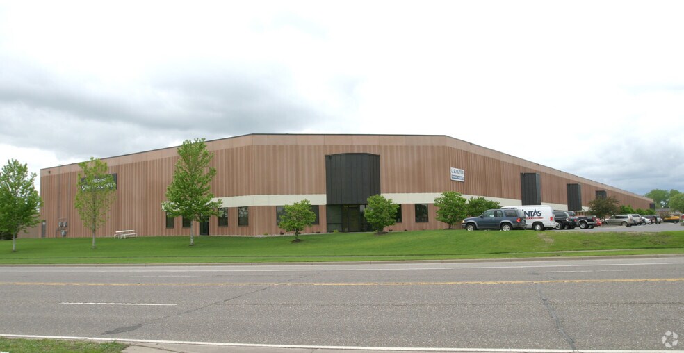 191-223 Osborne Rd, Fridley, MN à louer - Photo de l’immeuble – Image 2 sur 5