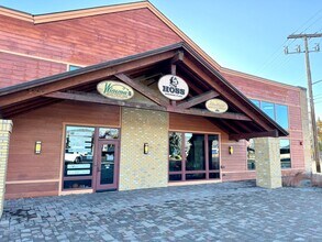 735 Commercial St, Klamath Falls, OR à louer Photo intérieure– Image 1 sur 9