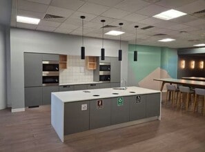 Basingstoke Rd, Reading à louer Photo intérieure– Image 1 sur 8